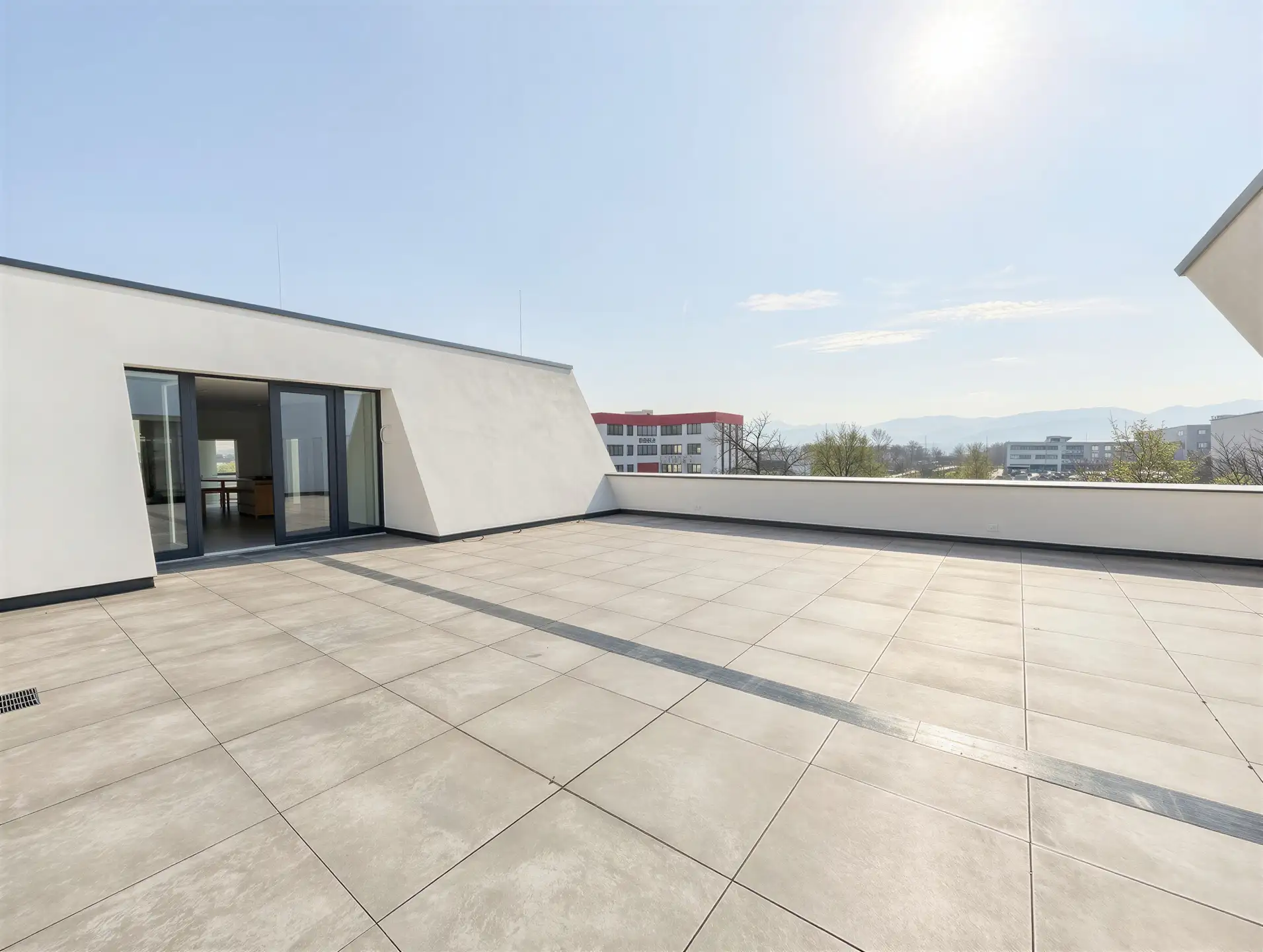 Penthouse-Büro mit 4 Einzelbüros und großem Open Space – ideal für moderne Arbeitskonzepte-Eschbach