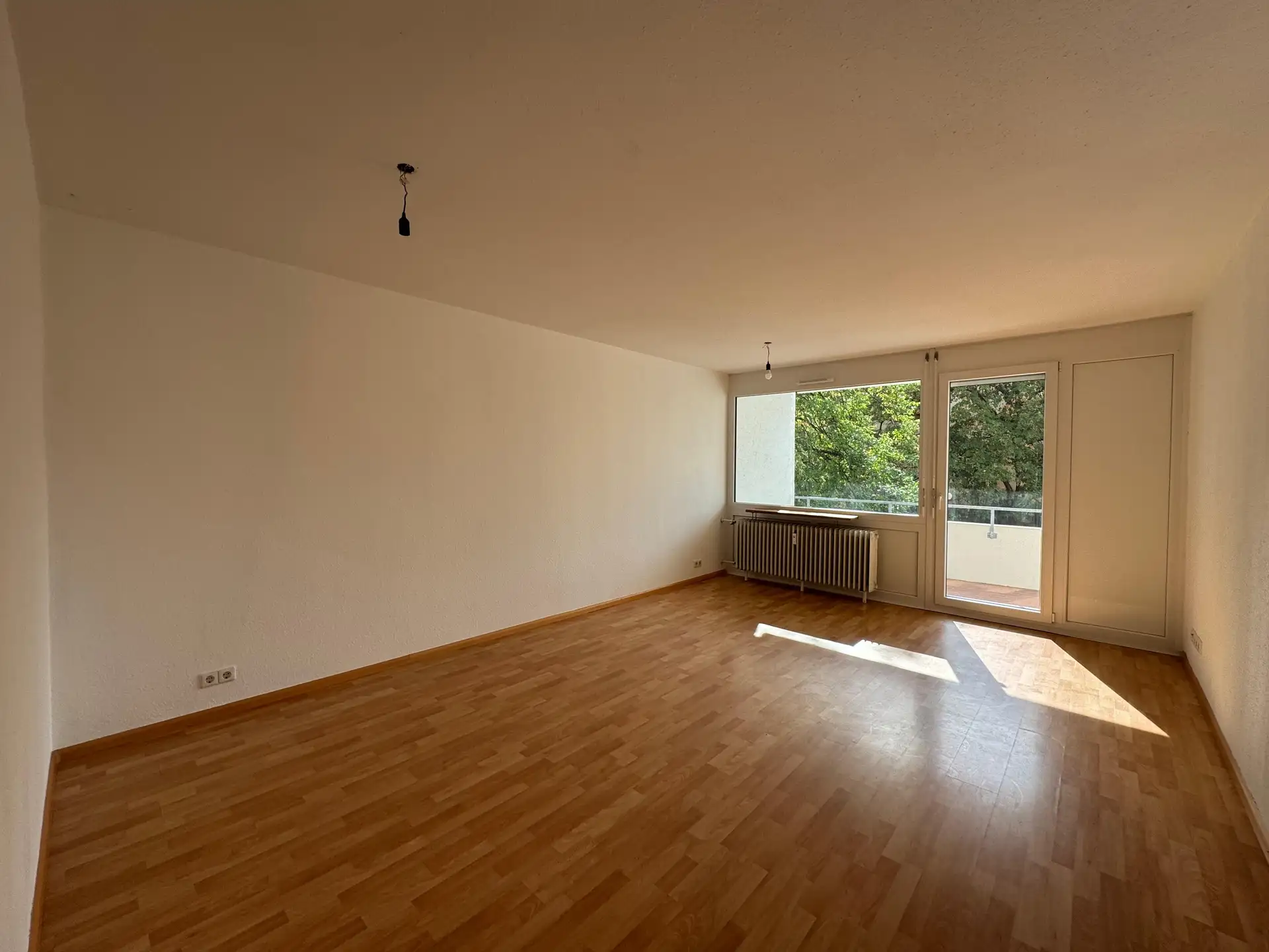 Provisionsfrei: Gepflegte, energieeffiziente 3-Zimmer-Wohnung im 1. Obergeschoss mit Balkon